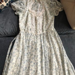 FLASH SALE: Romantic sweeping Gunne Sax dress